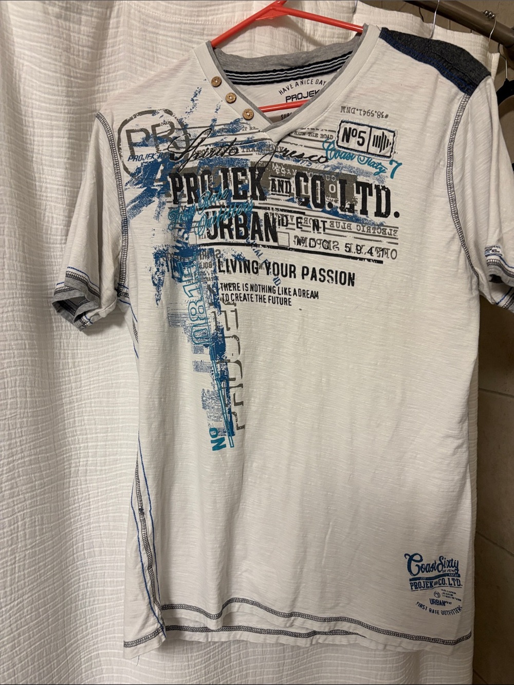 Project Co. Ltd. Men’s White Graphic Short‑Sleeve V‑Neck Tee